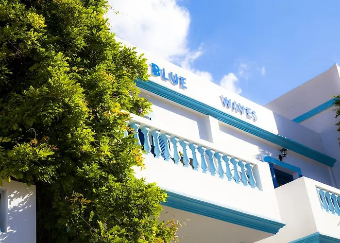 Blue Waves 아파트호텔 키라파나기아