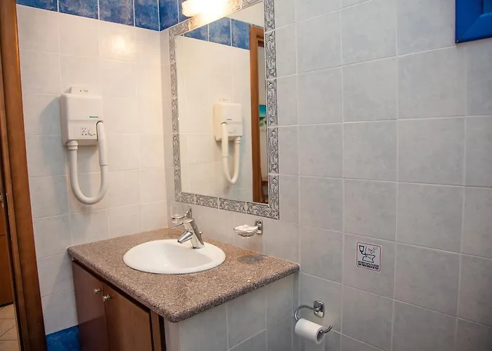 Blue Waves Aparthotel Kyra Panagia